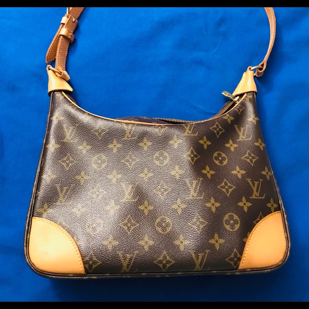 100% Authentic Louis Vuitton Boulogne 30